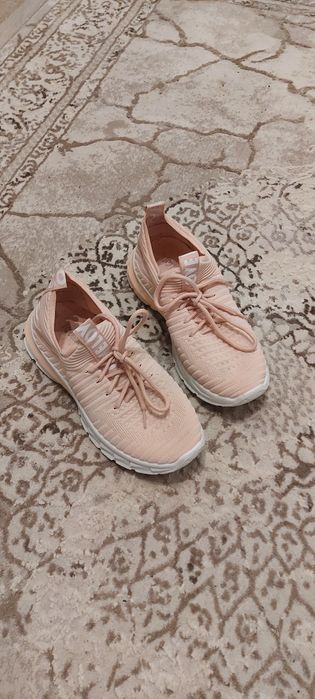 Adidași sport purtați o singura data