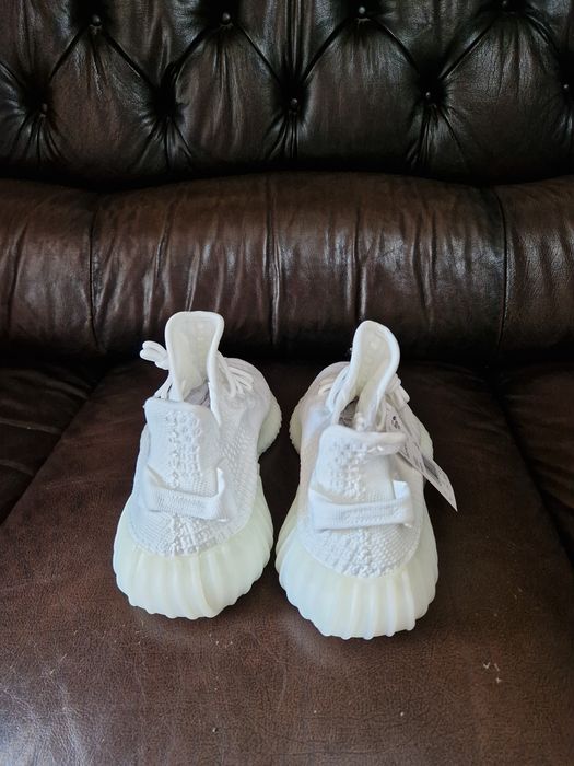Yeezy 350 V2 Bone