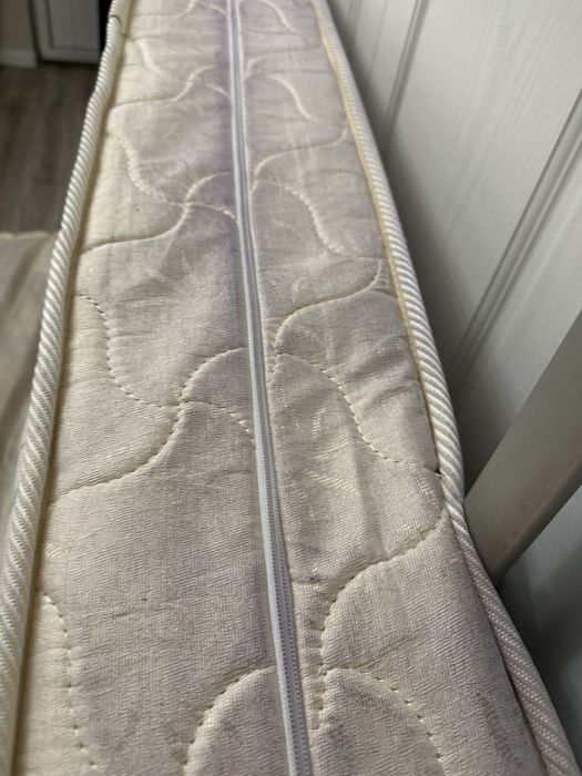 Отдам матрас 2 на 1,8