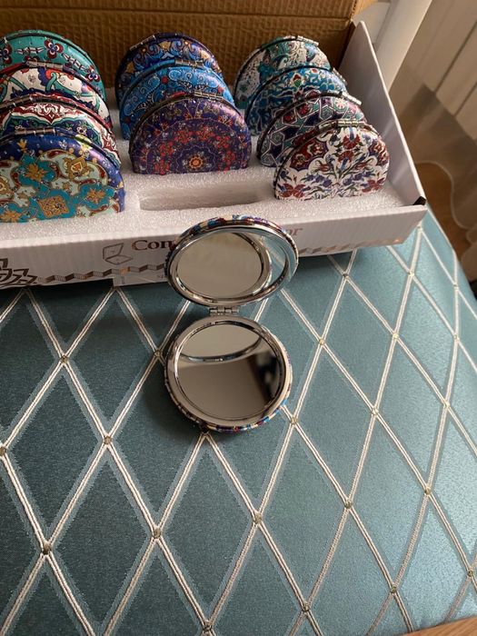 Карманное зеркало