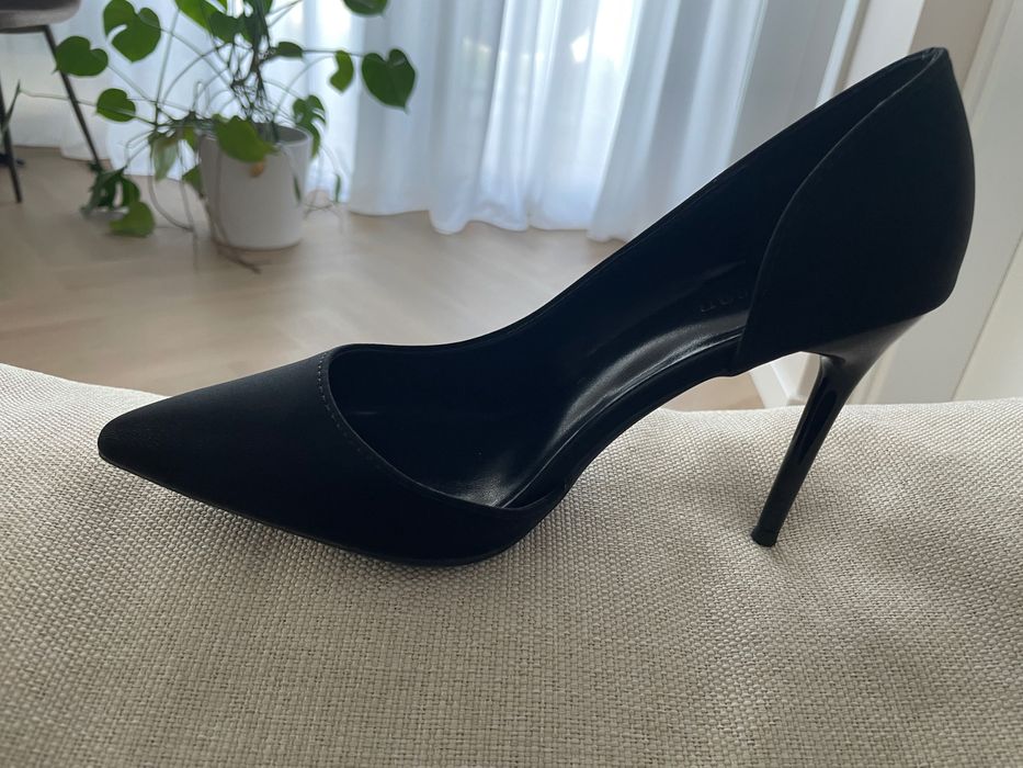 Pantofi stiletto