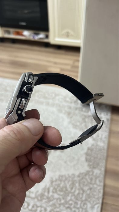 HUBLOT часы новые