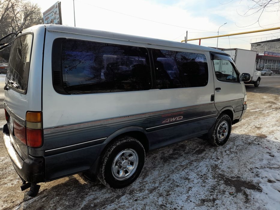 Продам Toyota Hiace.