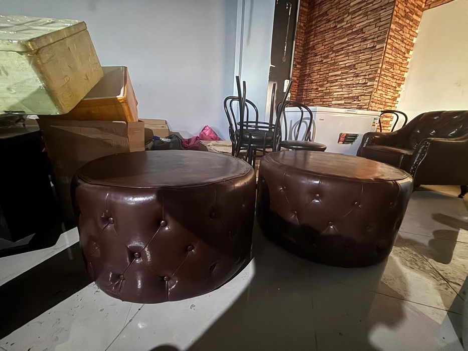 Продаем пуф  кожаные