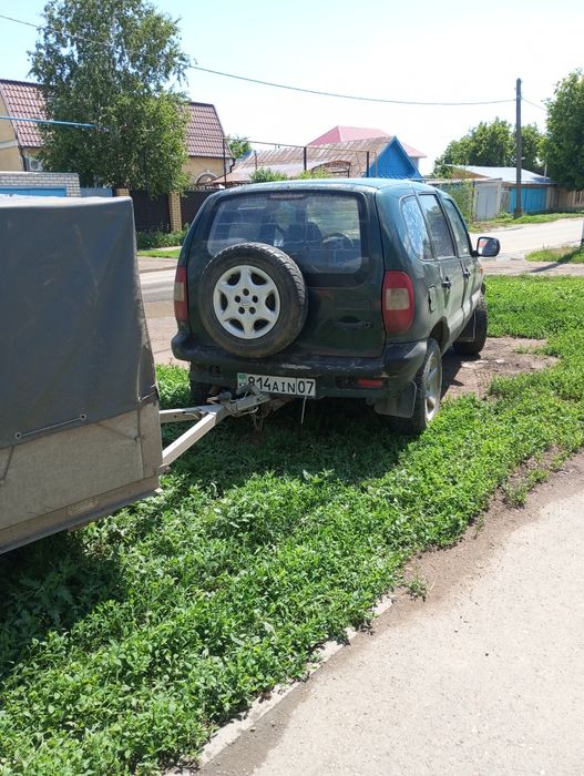 Продам ниву на ходу раздатка в порядке