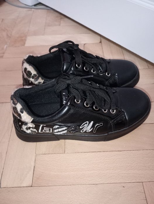 Нови боти frozen Lc Waikiki,гуменки sinsay,сандали sprandi