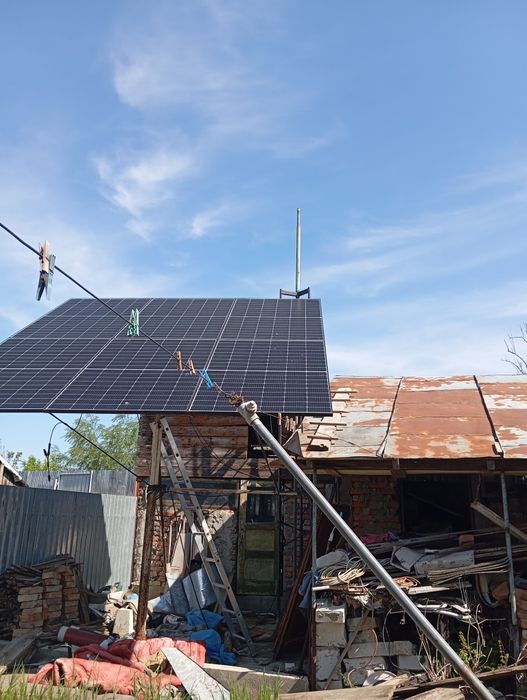 Vând eoliană cu 5 pale 12v 650w