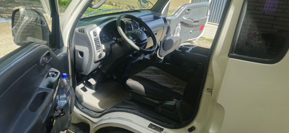 Kia bongo yili 2013