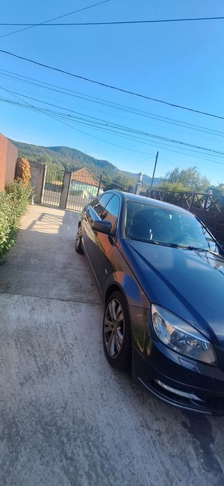 Mercedes-Benz  c-class 2010