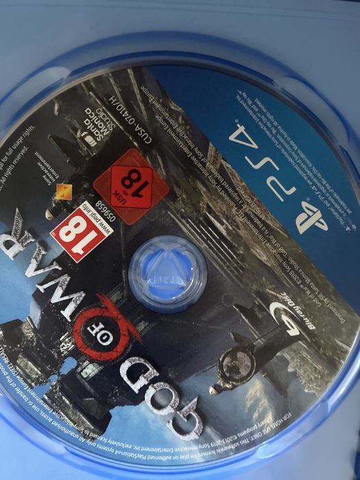 Doua jocuri: GOD OF WAR si UNCHARTED TOTE CELE 3 Jocuri pe disc PS4