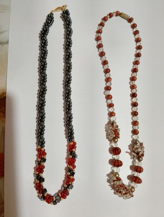 Продавам бижута от полускъпоценни камъни