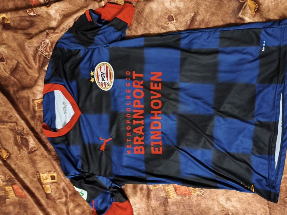 Продавам тениска на ПСВ Айндховен