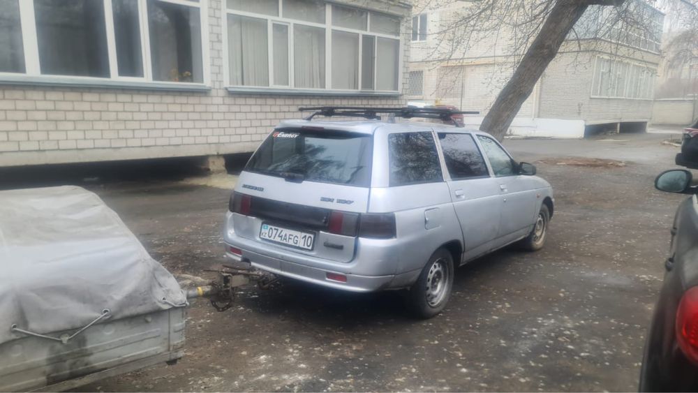 Автомобиль LADA 111 (ВАЗ 2111)