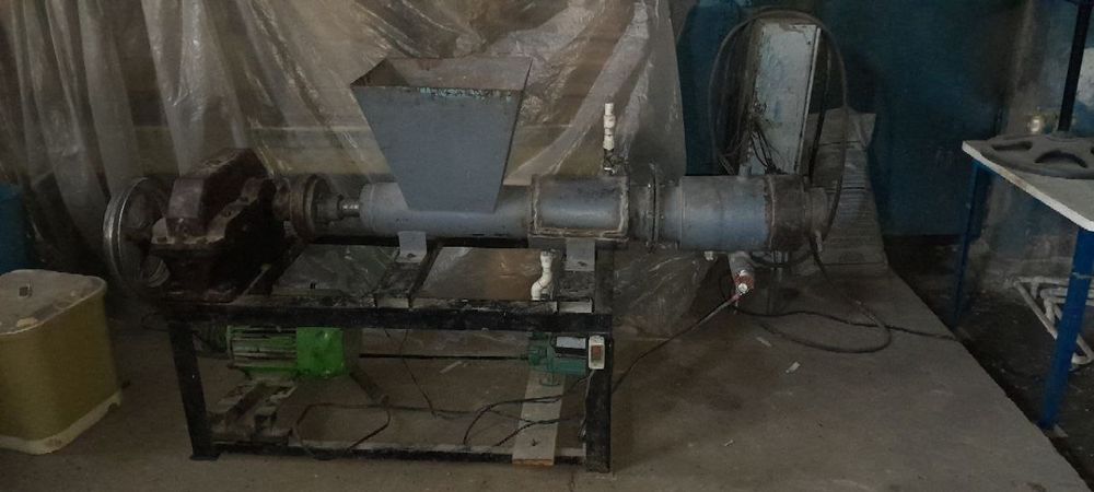 Совун апарати сотилади