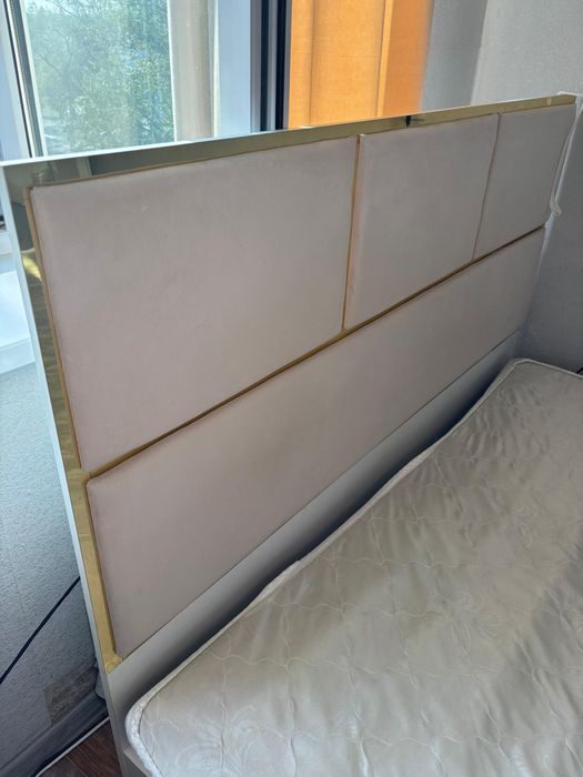 кровать двухспальная