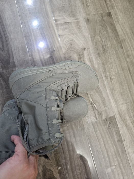 Bocanci Nike nr 38,5 dimensiune talpic24, 5 cm