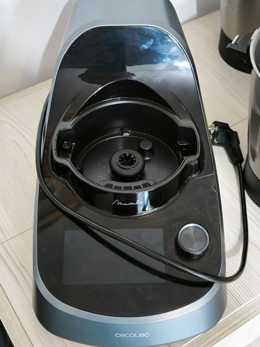 Robot de bucatarie multifuncțional Cecotec Mambo Touch model 04346