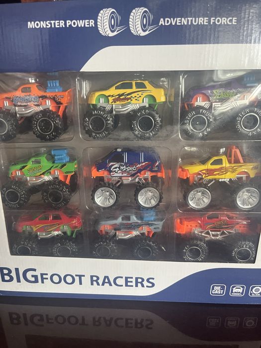 Игрушки детские. Набор машинок.