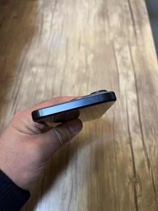 Iphone 15 pro max blue