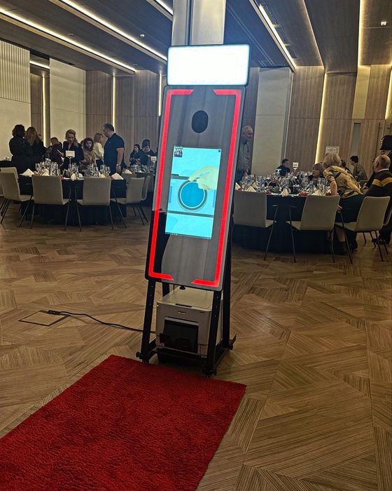 Фото огледало с принтиране на снимки под наем