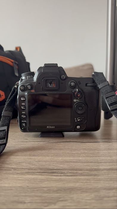 Nikon D7000 + обектив + 128GB + трипод + чанта (пълен комплект)