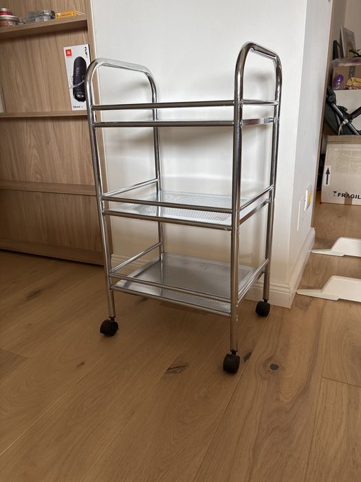 Vand carucior cromat 3 nivele pe roti