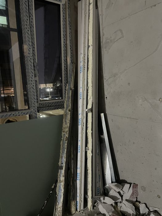 Пластик есік, айнектер