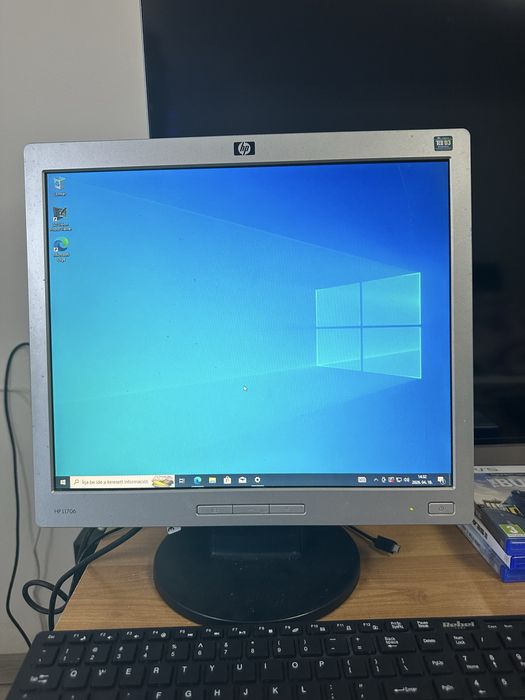 PC Fujitsu foarte rapid – i5, 10GB RAM, SSD+HDD + Monitor Cadou!