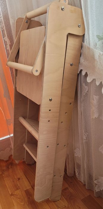 Сгъваема помощна кула Монтесори