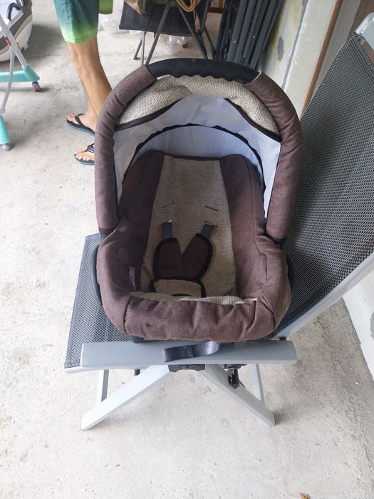 Бебешка количка carrera