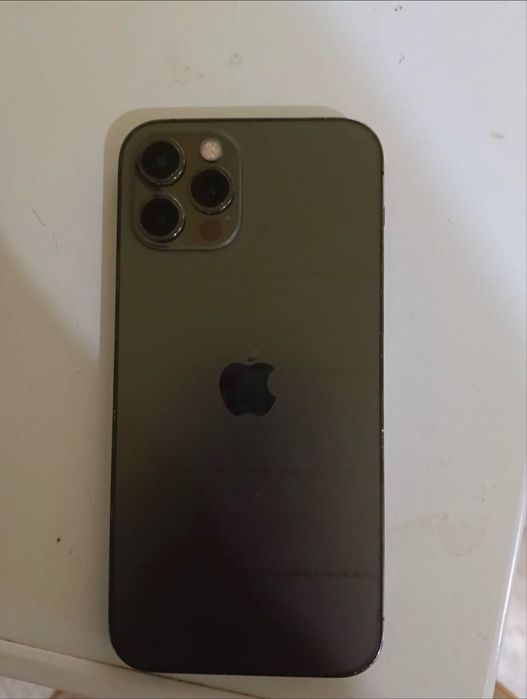 Iphone 12 pro vand urgent sau schimb