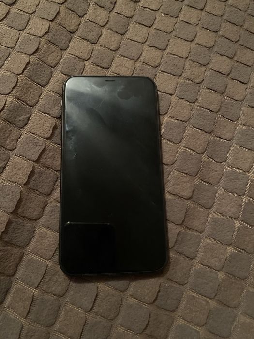 Продам айфон 11