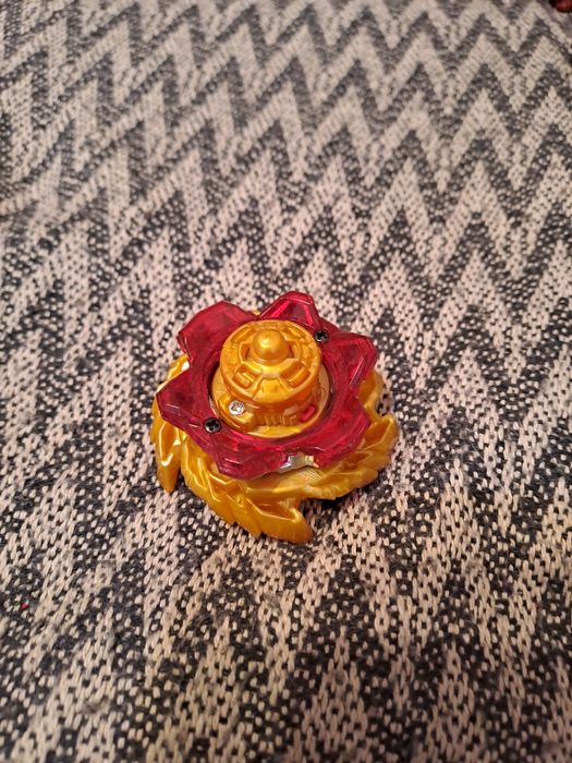 Игрушка бэйблэйд