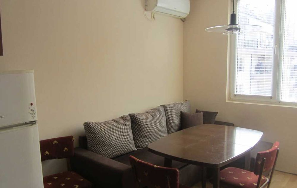 Дава се под наем Двустаен апартамент в Бургас, Меден рудник - зона А - 60 кв.м за 160 € - Снимка #1