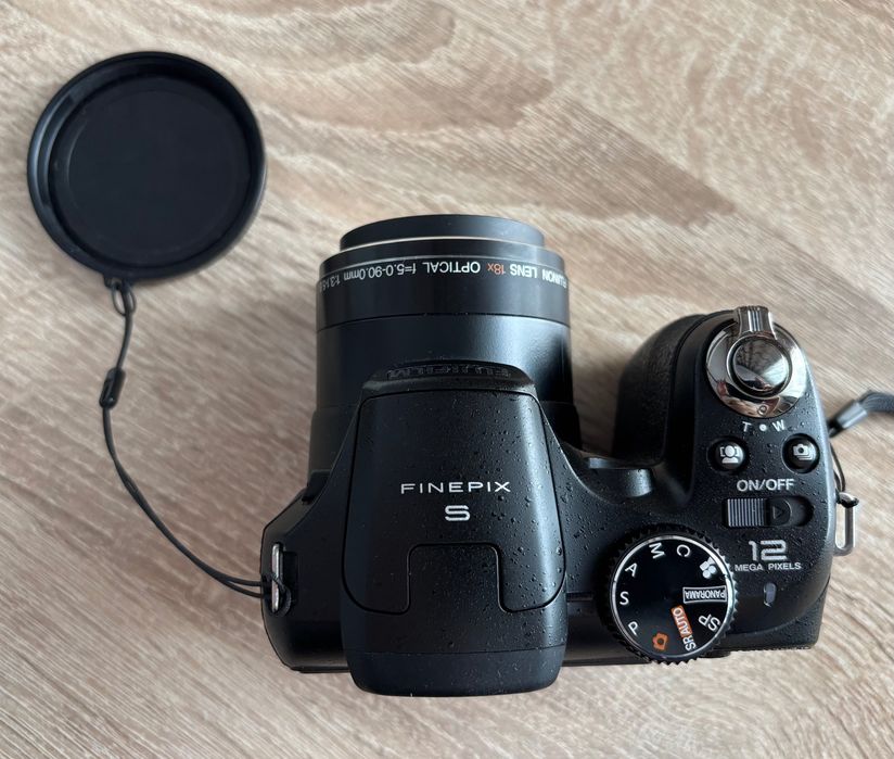 Фотокамера FinePix s2500HD