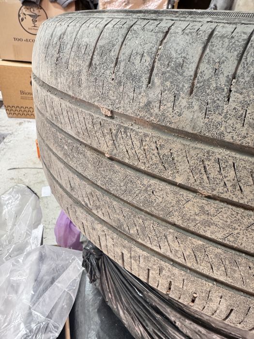 Шины 235/55/19 комплект