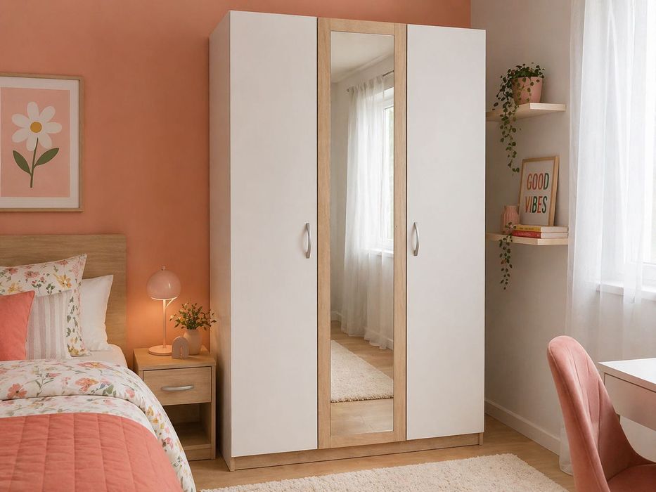 Dulap cu 3 uși în stare foarte bună