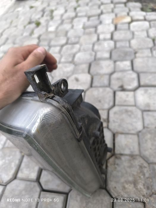 Продам фару Лаэнд Крузер 100правая