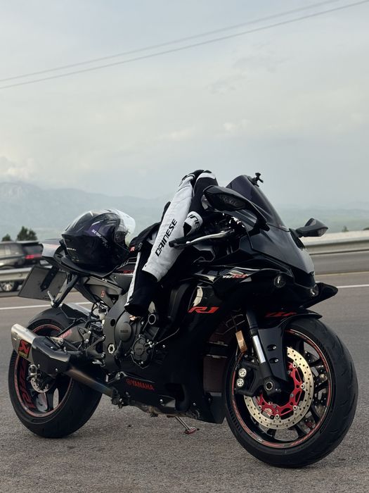 Yamaha R1 официально завезен с канады не китай не корея