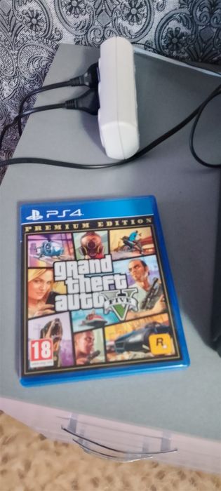Продам Sony PlayStation 4 Slim 1Tb