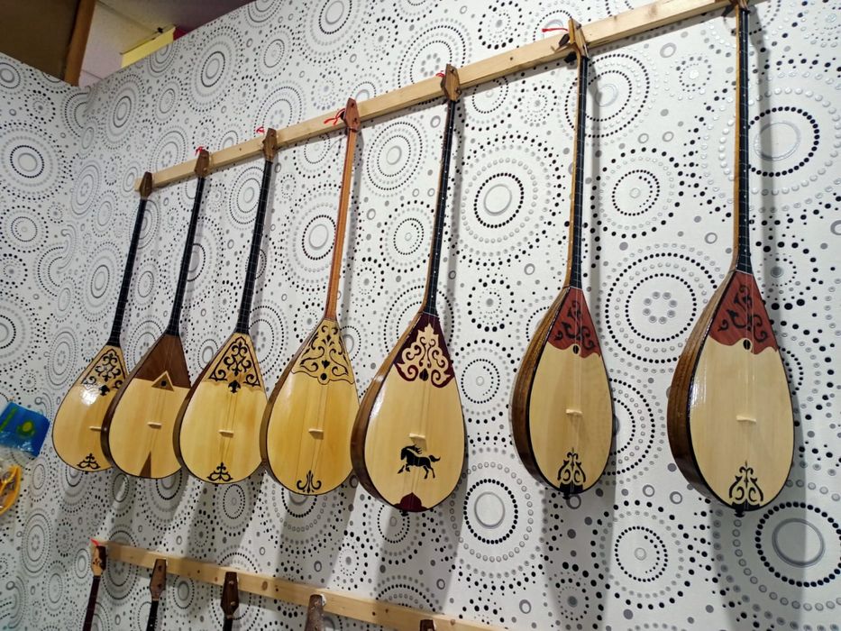 Домбыра акция 15000тг гитара