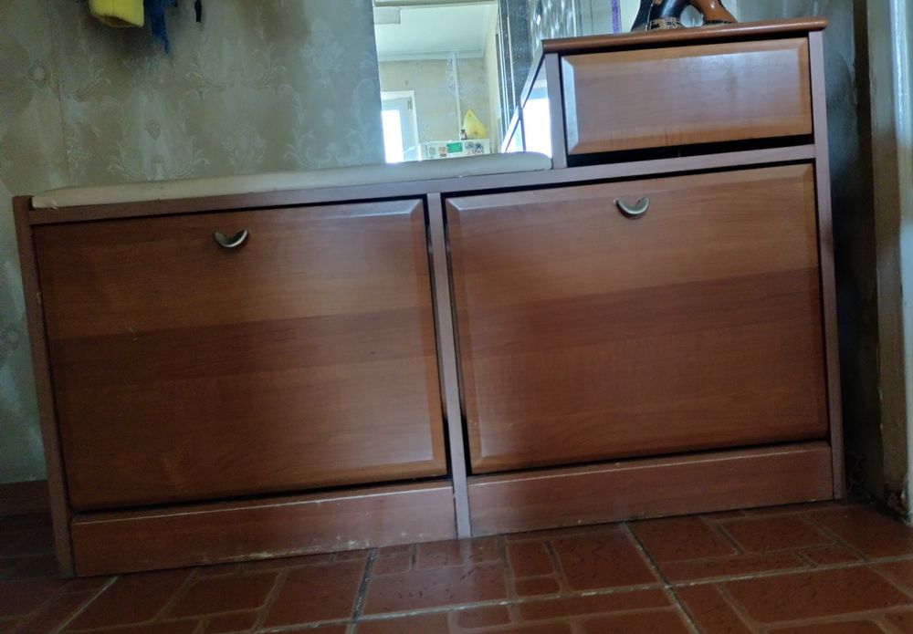 Прихожая в коридор Продам