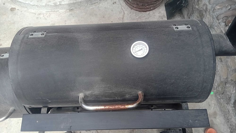 Барбекю със термометър