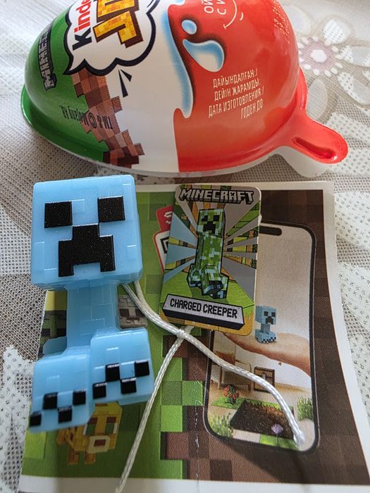 Kinder joi игрушки серии Minecraft и Гарри Поттер