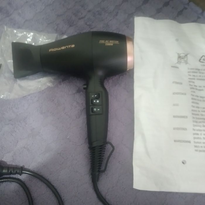 Продам  Профессиональный  фен