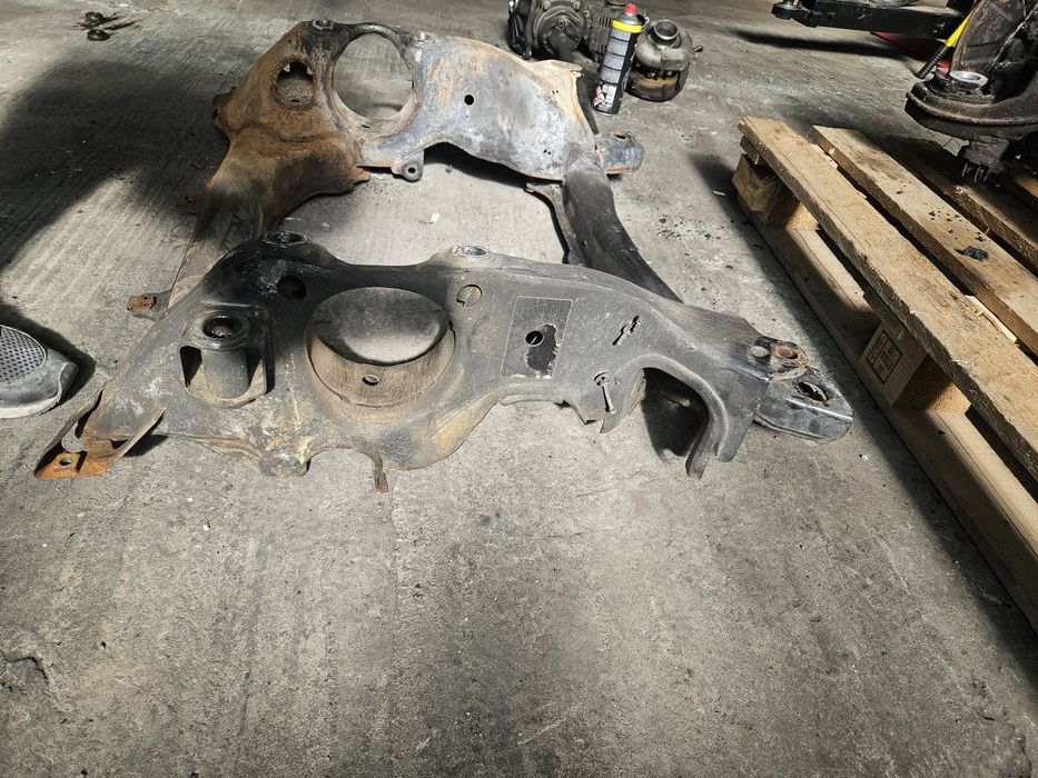 Преден мост Мерцедес 4 matik w212 w218