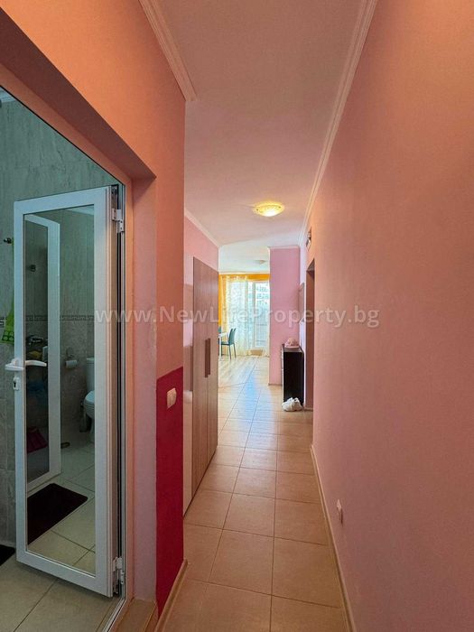 Продава се Двустаен апартамент в к.к. Слънчев бряг - 62 кв.м за 1081 €/кв.м - Снимка #2