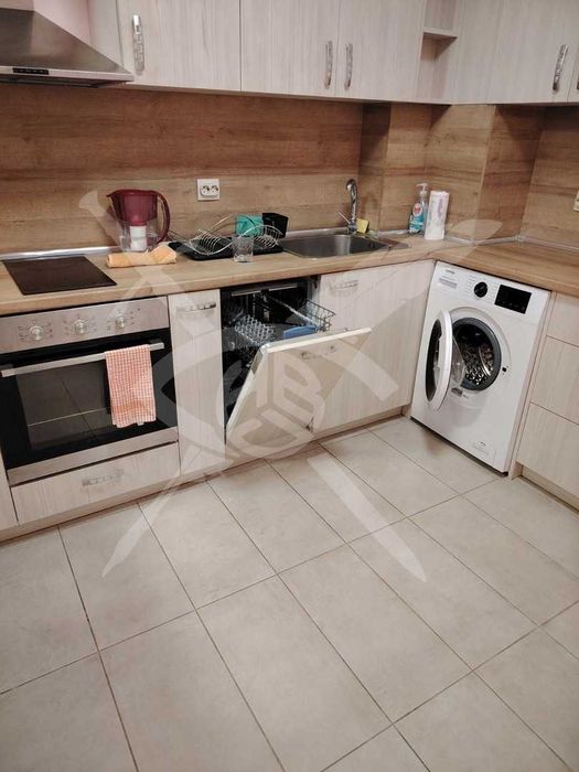 Дава се под наем Двустаен апартамент в София, Хиподрума - 89 кв.м за 787.95 € - Снимка #1