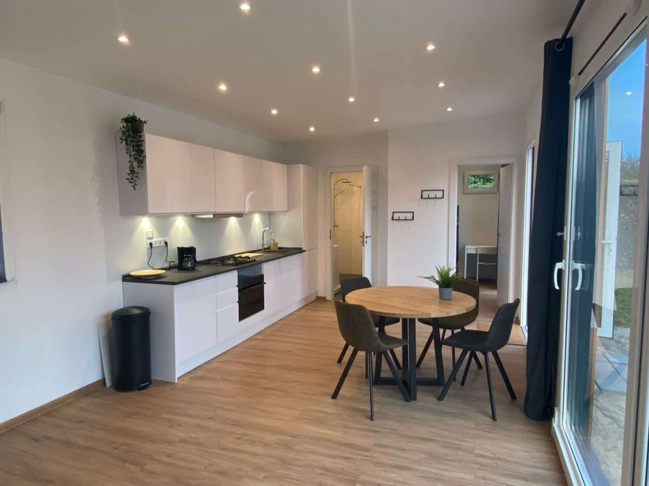 Vindem birouri moderne durabile rezistente demontabile se pot amplasa