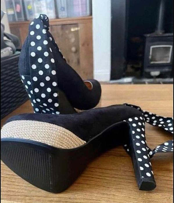 Нови сладурски обувки на платформа NEXT номер 39/40